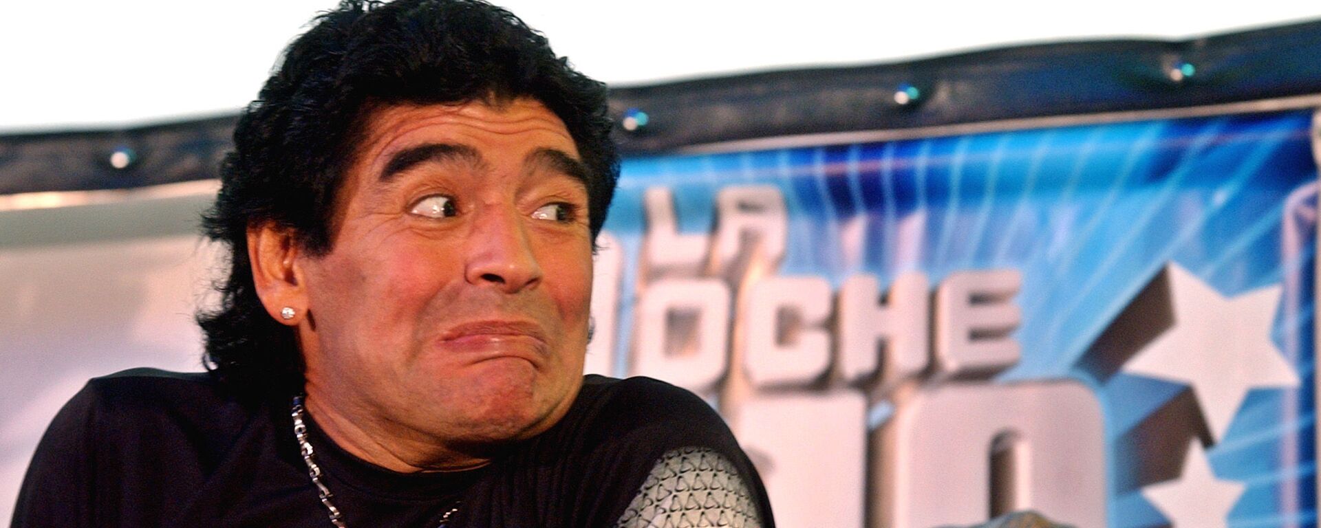 Diego Maradona en 2005, cuando conducía el programa de tv 'La Noche del Diez' - Sputnik Mundo, 1920, 15.10.2021