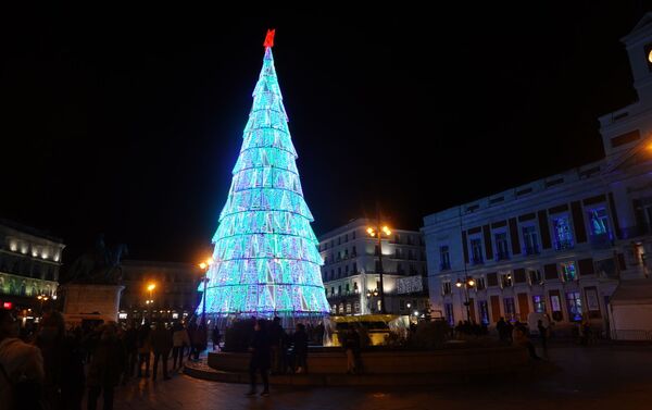 Luces de Navidad en Madrid - Sputnik Mundo