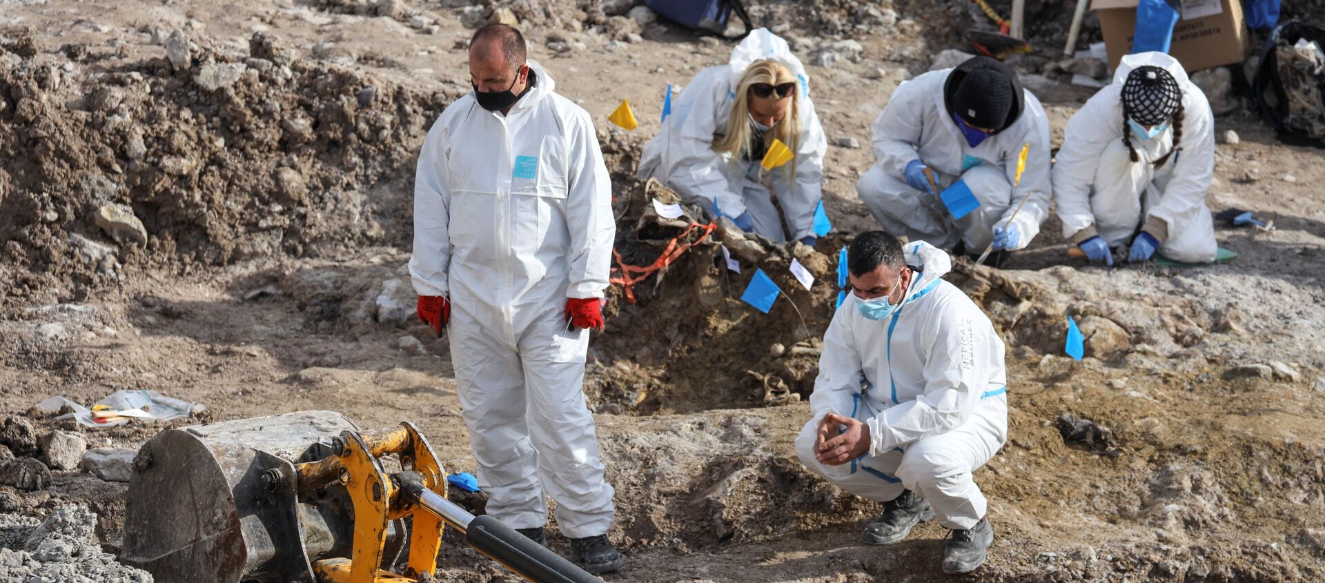Los investigadores forenses buscan restos de más de una docena de albanokosovares asesinados durante la guerra de Kosovo - Sputnik Mundo, 1920, 05.12.2020