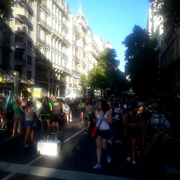 Manifestaciones a favor de la legalización del aborto en Argentina  - Sputnik Mundo
