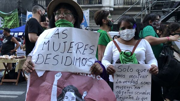 La marcha de pañuelos verdes en Argentina que apoyan la legalización del aborto - Sputnik Mundo