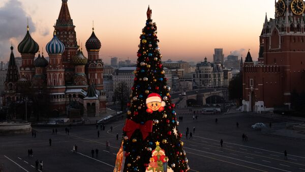 Un árbol de Navidad en la Plaza Roja de Moscú, Rusia - Sputnik Mundo