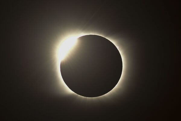 Como un anillo de fuego, así se vió el eclipse solar desde Argentina. - Sputnik Mundo