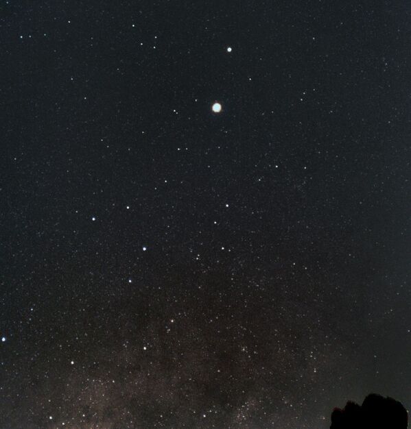 La constelación de Sagitario fotografiada desde un teléfono celular - Sputnik Mundo