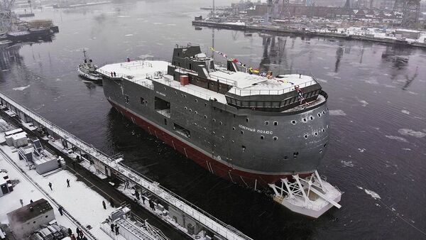La plataforma autopropulsada rusa resistente al hielo Severni Polius - Sputnik Mundo