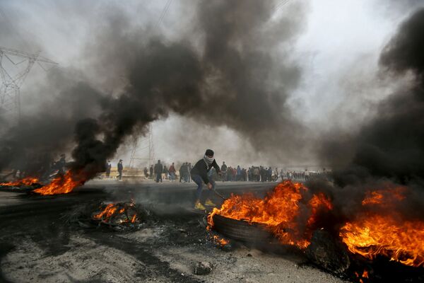 Protestas antigubernamentales en Basora, Irak.  - Sputnik Mundo