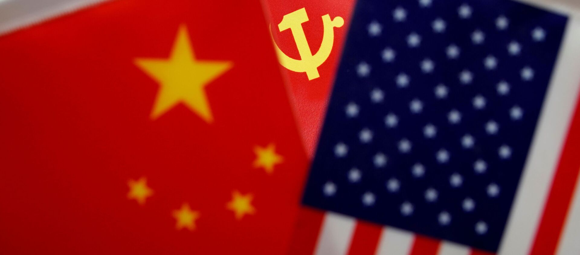 Las banderas de China, el partido comunista chino y EEUU - Sputnik Mundo, 1920, 18.01.2021