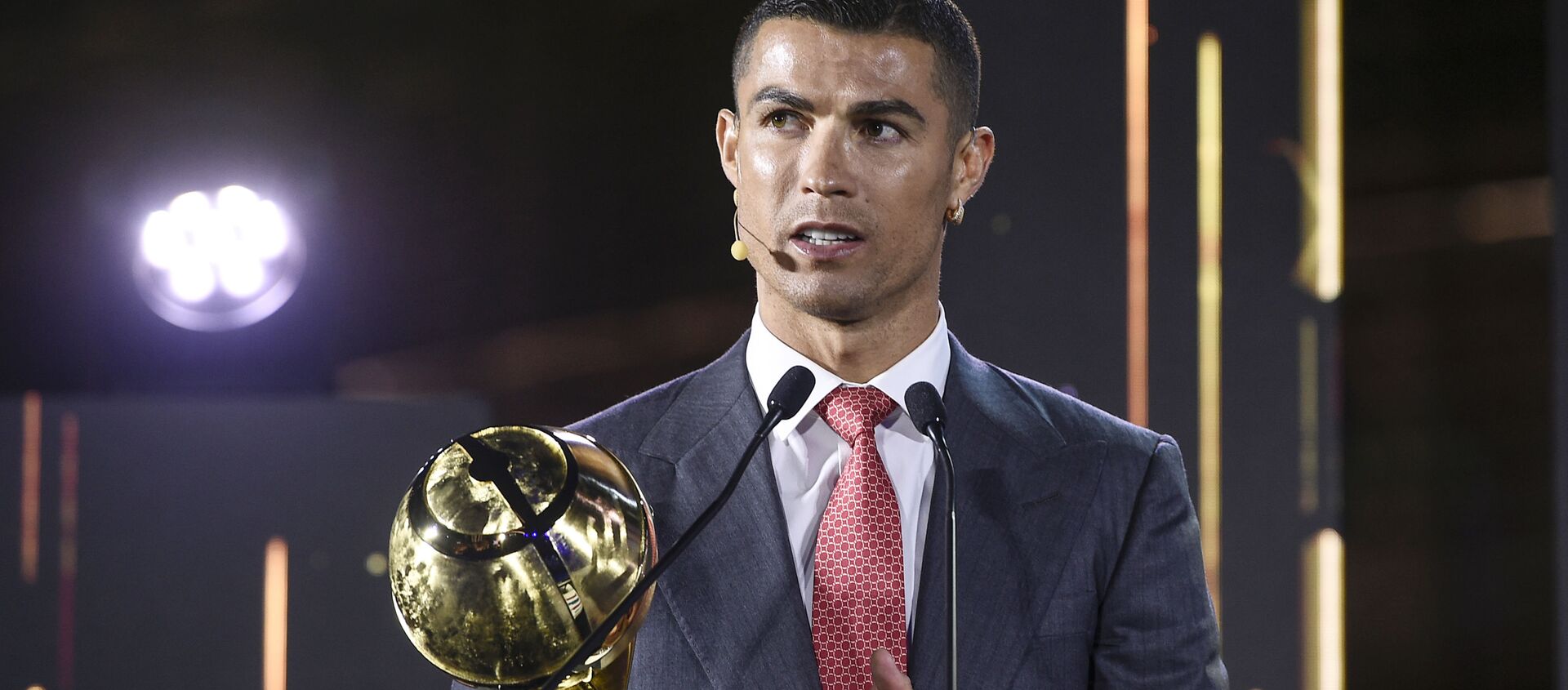 Cristiano Ronaldo durante la gala de los Globe Soccer Awards en Dubái, Emiratos Árabes Unidos, el 27 de diciembre de 2020. - Sputnik Mundo, 1920, 28.12.2020