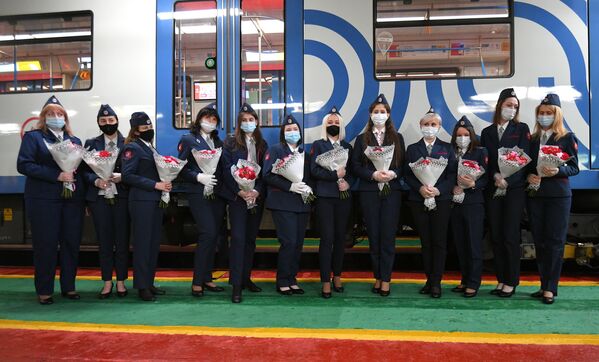 Al menos 50 nuevos empleados serán mujeres maquinistas de metro el próximo año. - Sputnik Mundo