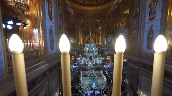 La misa ortodoxa de Nochebuena en la Catedral del Cristo Salvador de Moscú - Sputnik Mundo