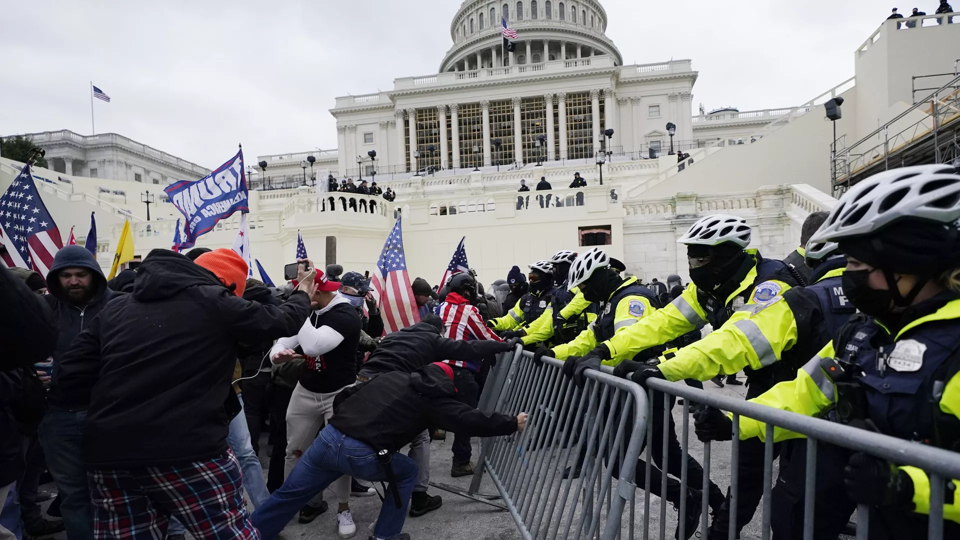 Manifestantes durante las protestas frente al Capitolio (Washington) - Sputnik Mundo, 1920, 14.06.2024