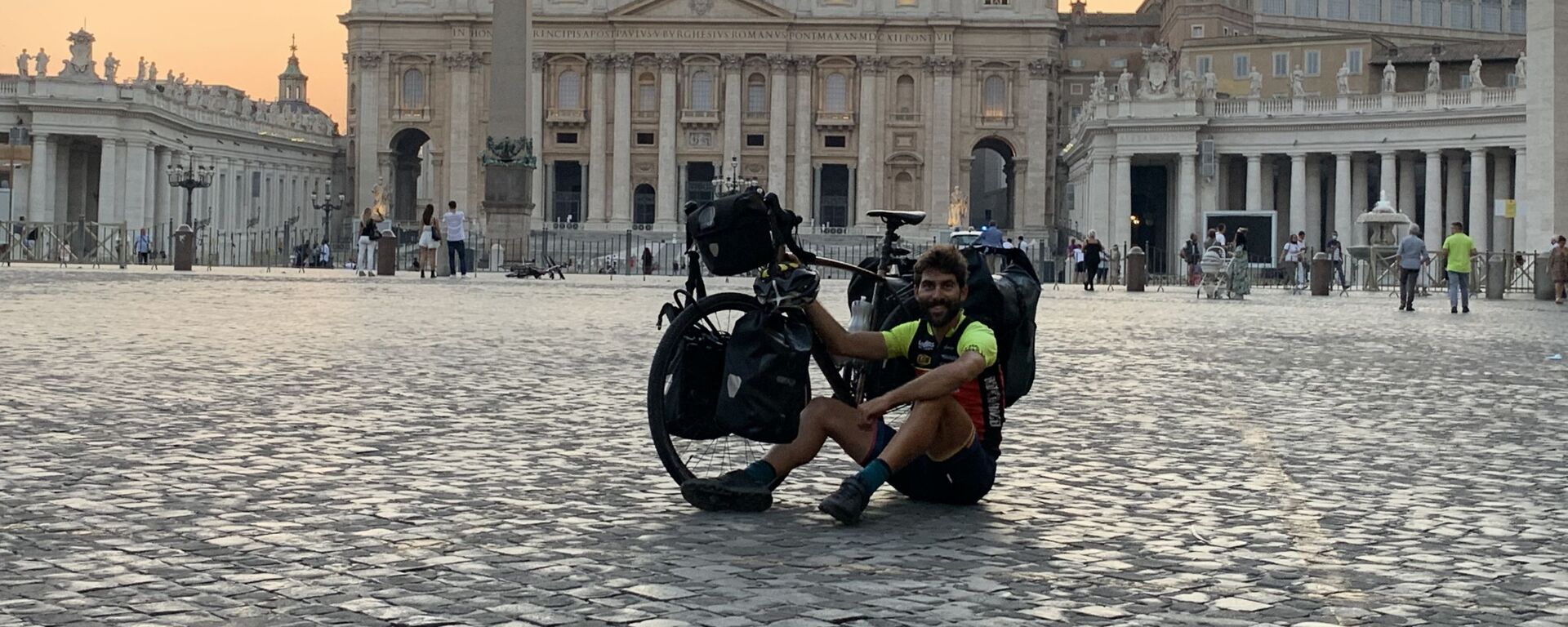 Nil Cabutí, barcelonés de 30 años que recorrió 43 países en bici durante 2020 - Sputnik Mundo, 1920, 24.01.2021