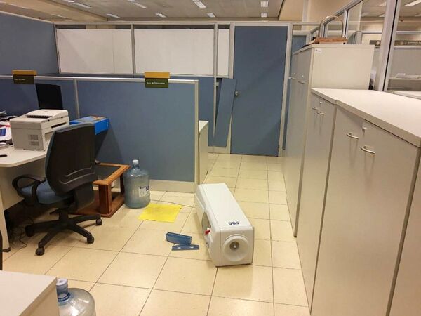 El terremoto causó pánico entre los residentes locales. En la foto: una oficina en la ciudad de San Juan después del terremoto. - Sputnik Mundo