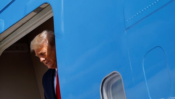 Donald Trump, expresidente de EEUU, llega al aeropuerto de Palm Beach tras abandonar la Casa Blanca - Sputnik Mundo