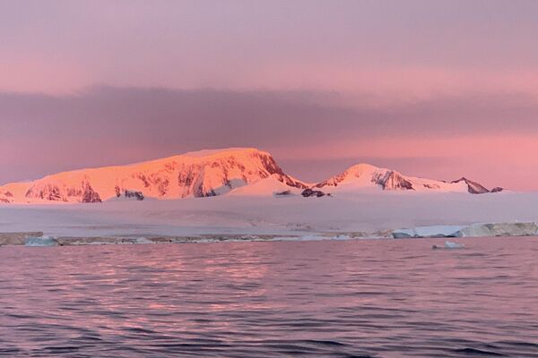 Paisaje de la Antártida, uno de los focos de la investigación de Michel André - Sputnik Mundo