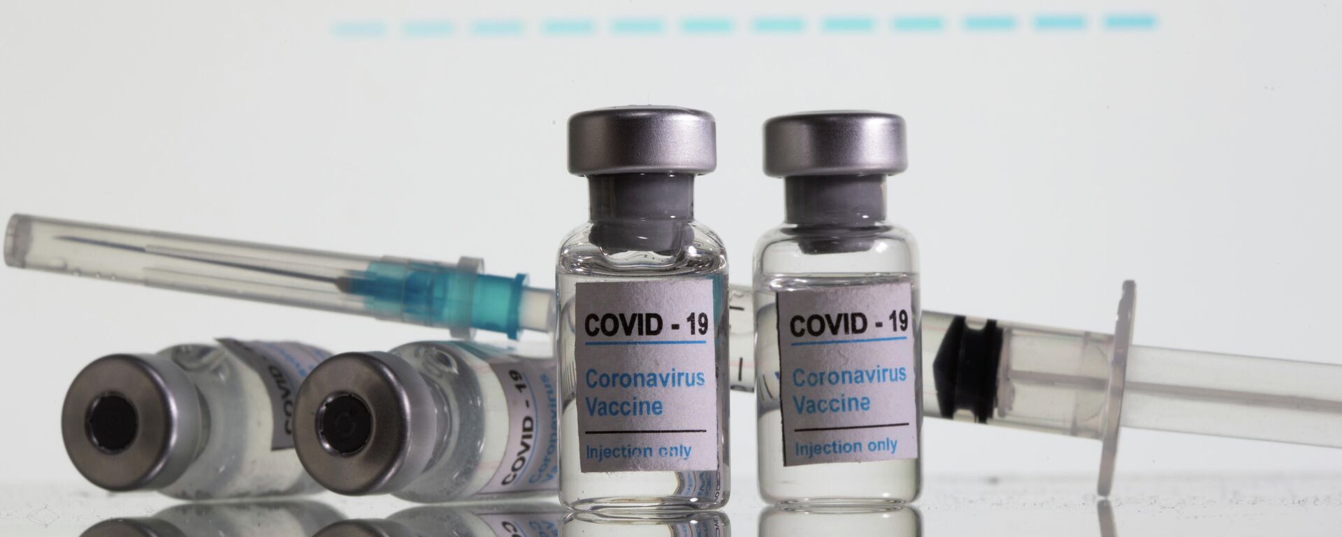 Viales de vacuna de Moderna contra el COVID-19 - Sputnik Mundo, 1920, 18.05.2021