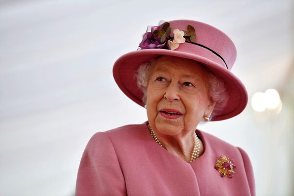 La reina británica Isabel II falleció el 8 de septiembre a la edad de 96 años, tras 70 años y 214 días de reinado sobre los países del Reino Unido de Gran Bretaña (Inglaterra, Escocia, Galés, Irlanda del Norte e islas anexadas), el más largo de la historia. - Sputnik Mundo