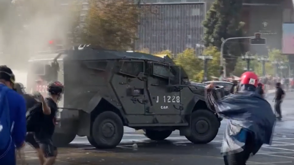 Santiago de Chile vuelve a ser el escenario de fuertes protestas - Sputnik Mundo