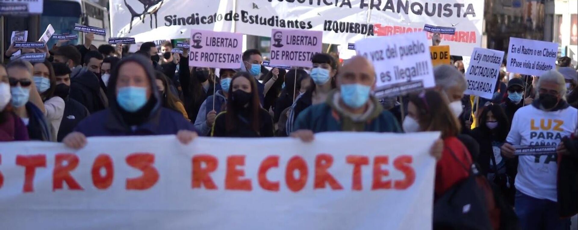 Manifestación en Madrid contra la privatización de la Sanidad y otros recortes sociales - Sputnik Mundo, 1920, 15.02.2021