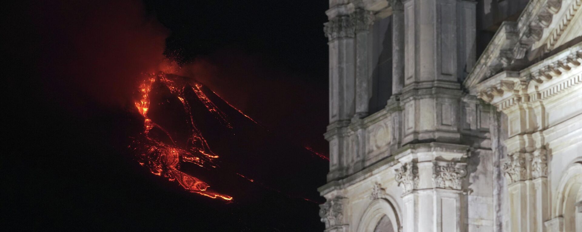Volcán italiano Etna entra en erupción - Sputnik Mundo, 1920, 22.02.2021