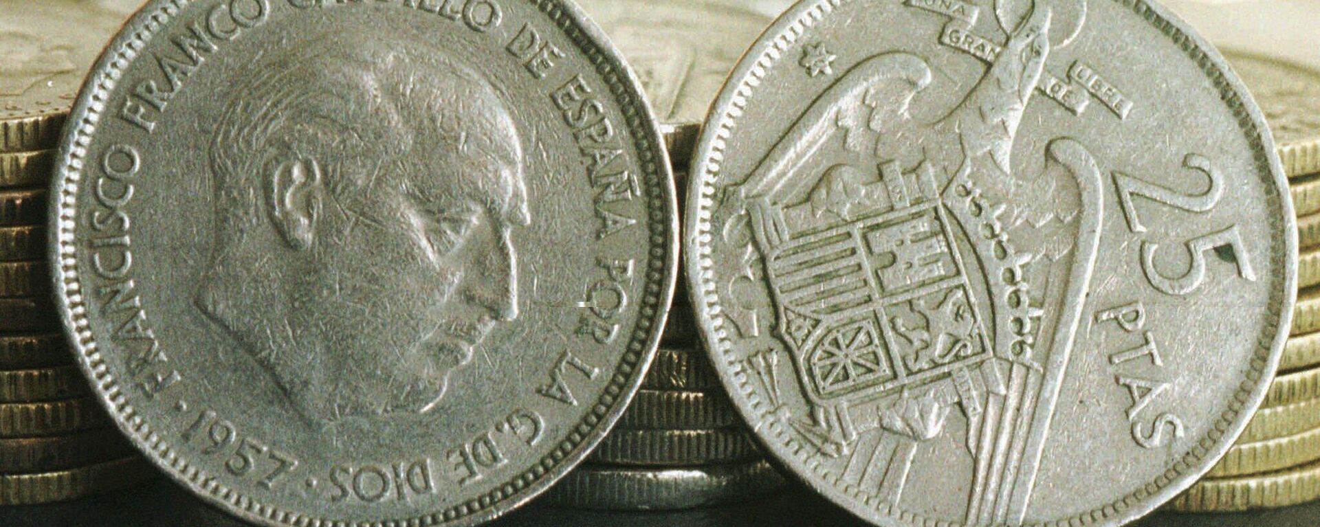 Dos monedas de peseta de la dictadura franquista - Sputnik Mundo, 1920, 20.12.2021