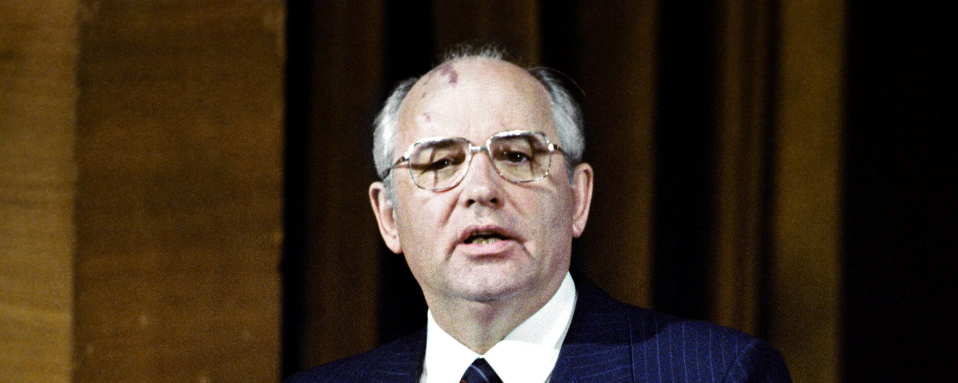 Михаил Горбачев во Владивостоке, 1986 - Sputnik Mundo, 1920, 02.03.2021