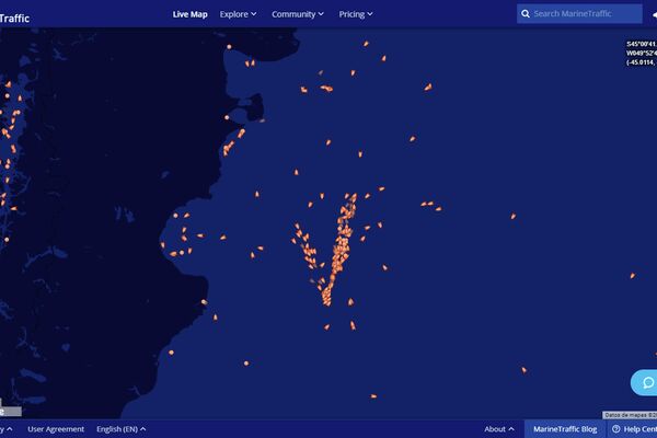Imágenes satelitales de buques pesqueros en el límite de la Zona Económica Exclusiva argentina - Sputnik Mundo