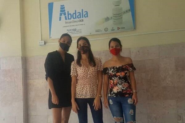 Participantes en los ensayos clínicos en Santiago de Cuba del candidato vacunal Abdala, desarrollado por el CIGB - Sputnik Mundo