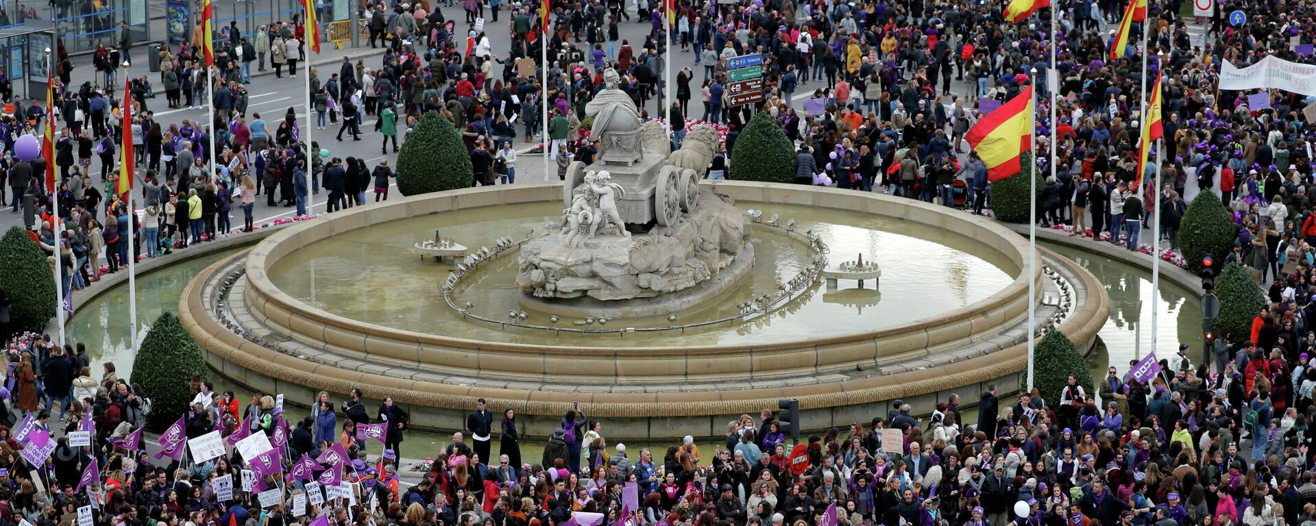 Una protesta con motivo del Día Internacional de la Mujer en Madrid, el 8 de marzo del 2020 (archivo) - Sputnik Mundo, 1920, 05.03.2021