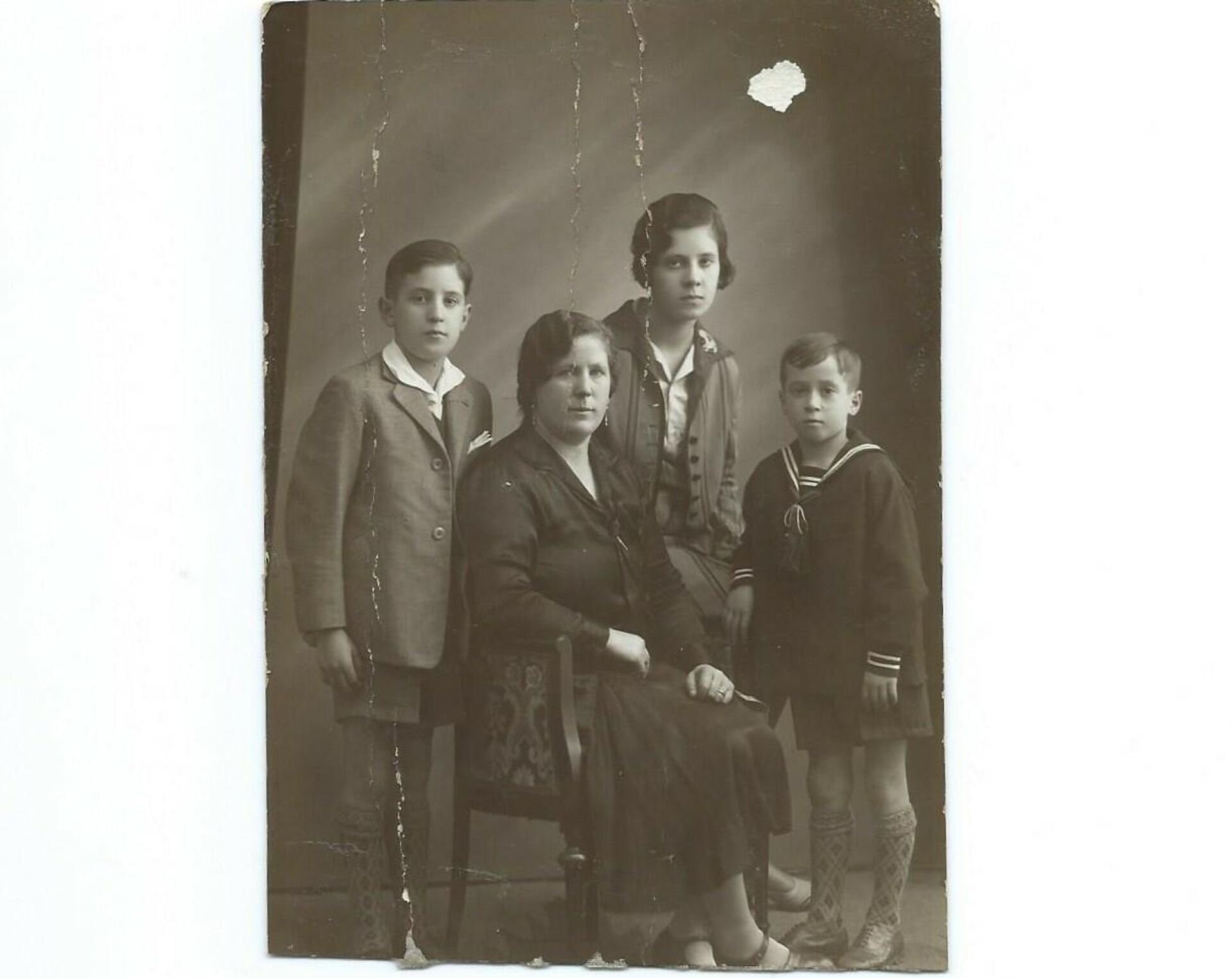 Familia Aguirregoicoa - Sputnik Mundo, 1920, 08.03.2021