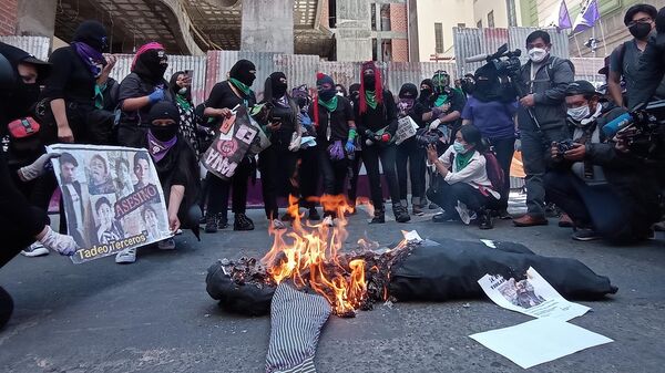 Protesta ante la Fiscalía departamental de La Paz, en el marco del (M - Sputnik Mundo