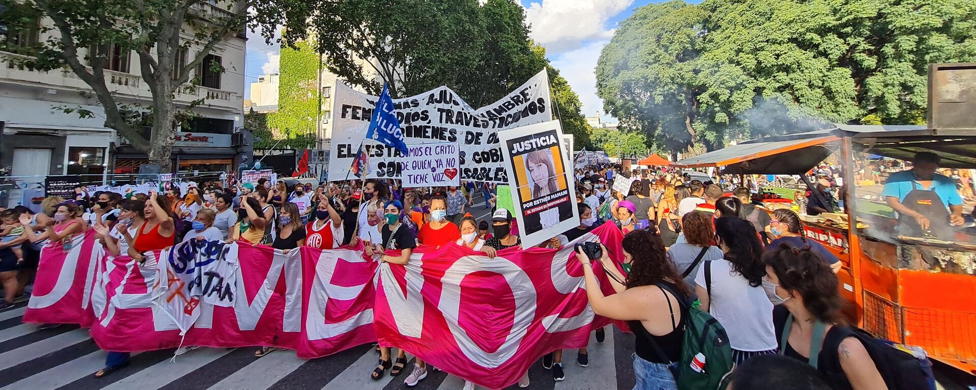 El Día Internacional de la Mujer fue otra jornada de lucha del feminismo fuera del Congreso argentino - Sputnik Mundo, 1920, 08.03.2021