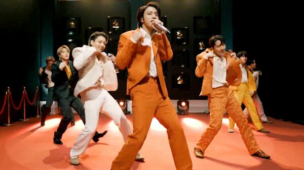 Banda surcoreana BTS en los premios Grammy 2021 - Sputnik Mundo
