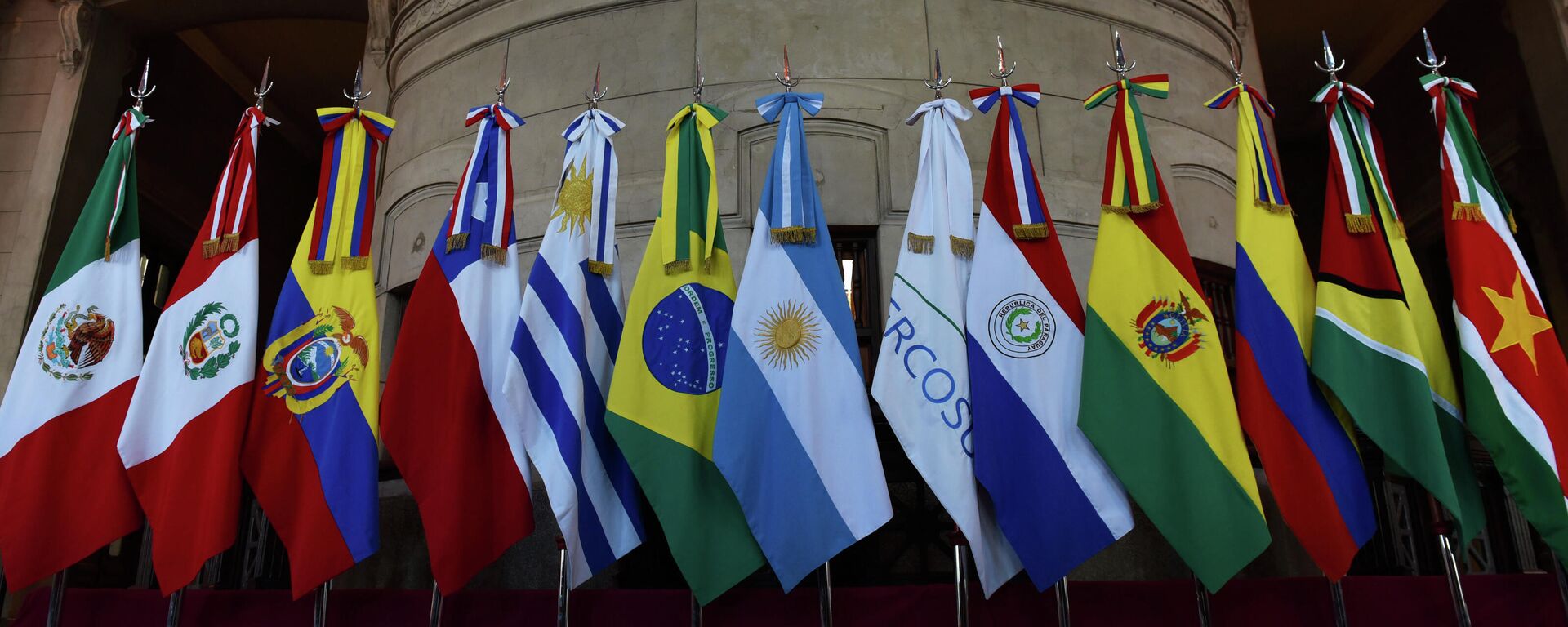 Banderas de miembros del Mercosur y Estados asociados - Sputnik Mundo, 1920, 19.07.2022