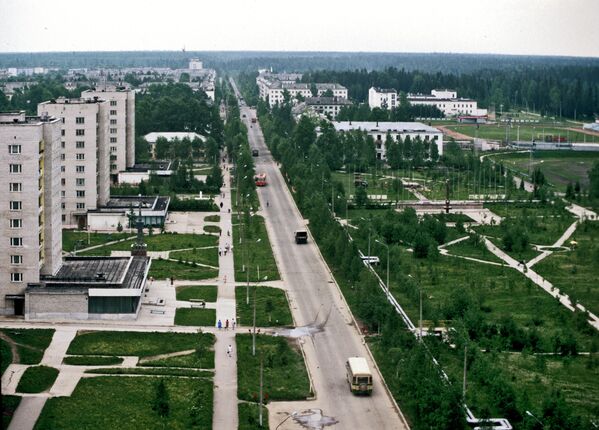 Durante el período de mayor actividad del cosmódromo, entre los años 70 y 80, más del 40% de los lanzamientos de dispositivos a la órbita se realizaron desde Plesetsk.En la foto: la ciudad de Mirni, en la que viven los empleados del cosmódromo de Plesetsk. - Sputnik Mundo