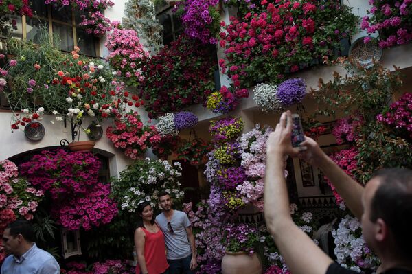 Patios decorados con flores de Córdoba - Sputnik Mundo