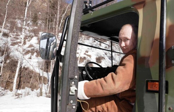 Las expediciones a la taiga siberiana desde hace mucho se han convertido en uno de los destinos favoritos de Putin. - Sputnik Mundo