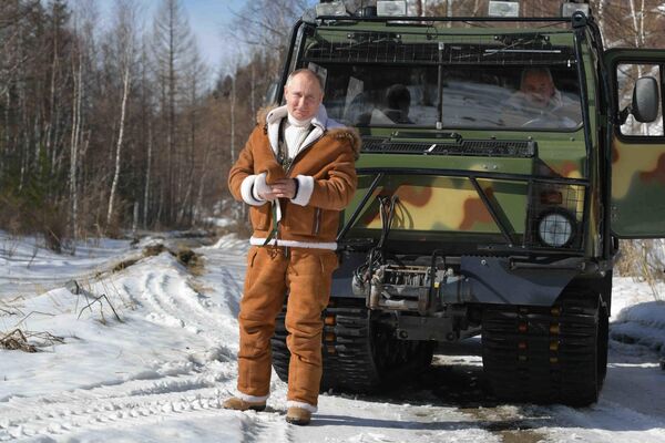 Vladímir Putin, presidente de Rusia, durante su viaje por Siberia - Sputnik Mundo