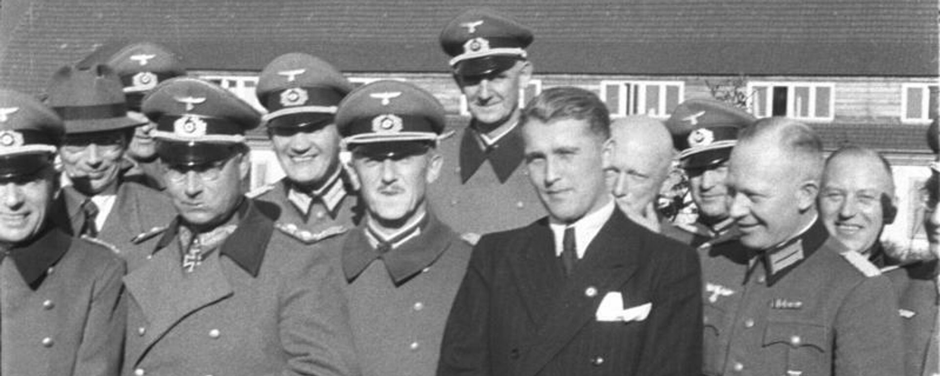 Wernher von Braun y militares nazis - Sputnik Mundo, 1920, 28.05.2021