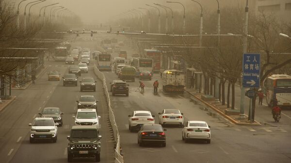Una nube de polvo del desierto de Gob en Pekín - Sputnik Mundo