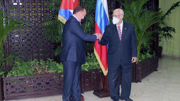 Yuri Borísov y Ricardo Cabrisas, copresidentes de la Comisión Intergubernamental Rusia-Cuba - Sputnik Mundo
