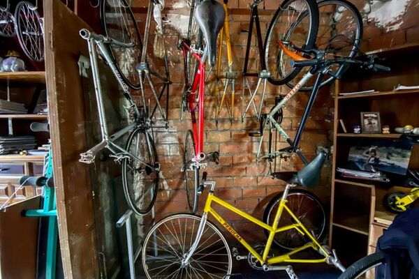 Taller de bicicletas del Perucha en Madrid - Sputnik Mundo