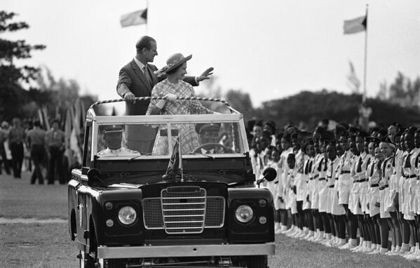 La visita de la reina Isabel II y el príncipe Felipe a Nassau, Bahamas (octubre de 1977). - Sputnik Mundo