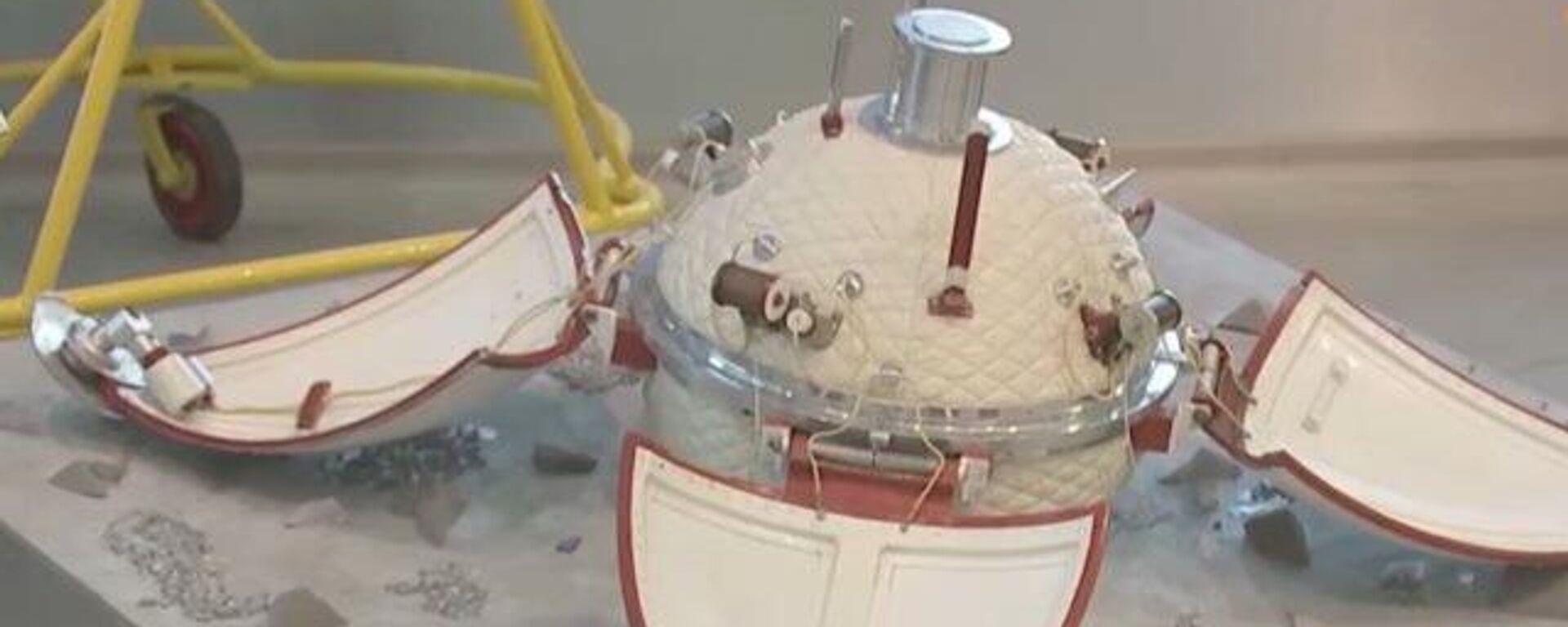 El Ministerio de Defensa de Rusia muestra unos aparatos espaciales únicos - Sputnik Mundo, 1920, 13.04.2021