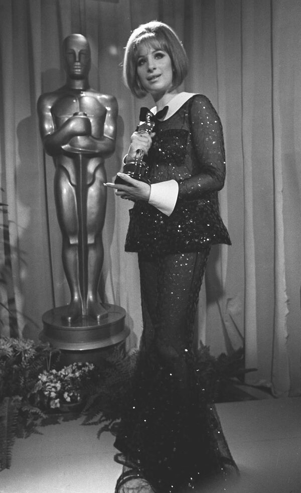 La actriz y cantante Barbra Streisand en los Premios de la Academia, 1969 - Sputnik Mundo