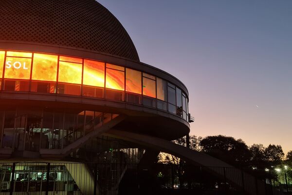 El futurístico domo, una de las construcciones icónicas de Buenos Aires, se encuentra en los parques de Palermo - Sputnik Mundo