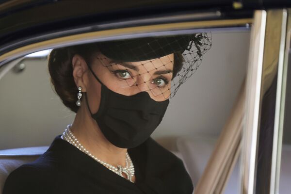 La duquesa de Cambridge llega al funeral del príncipe Felipe.  - Sputnik Mundo