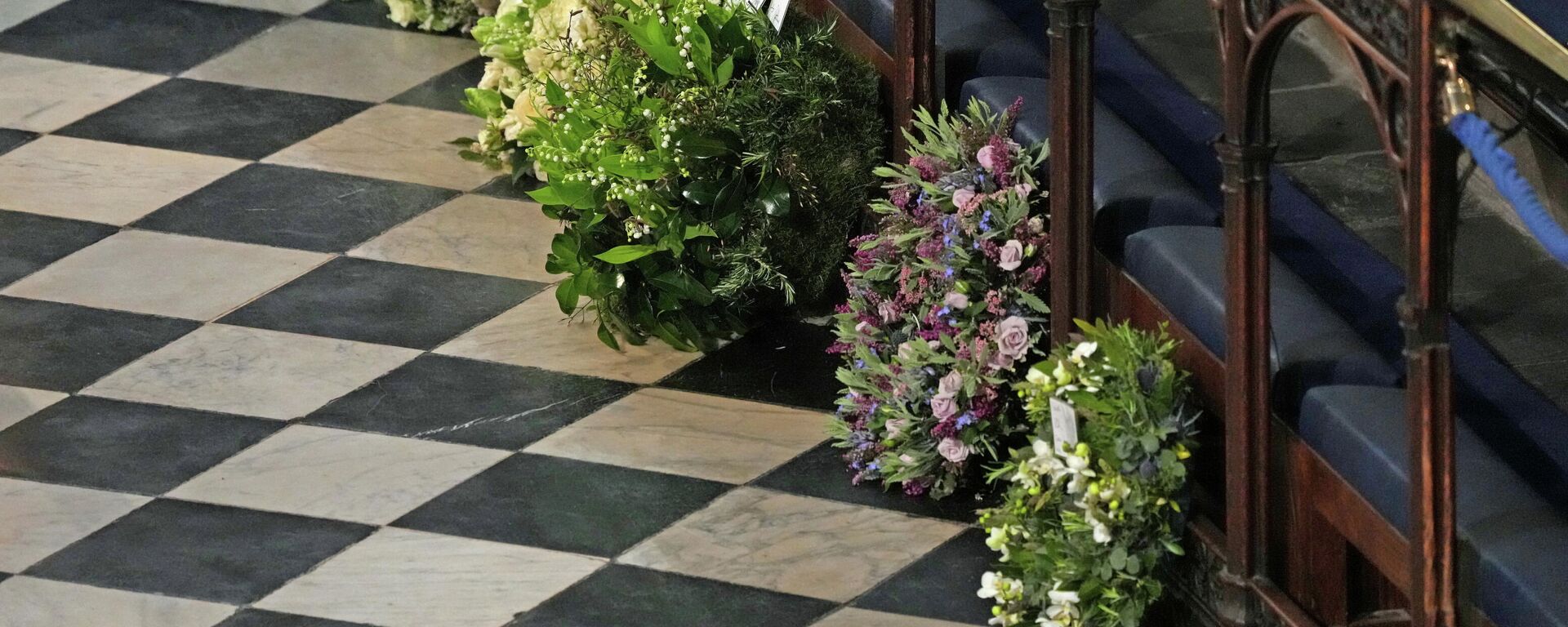 Coronas de flores en el funeral del príncipe Felipe - Sputnik Mundo, 1920, 18.04.2021