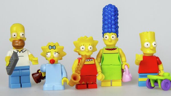Unos muñecos de los personajes de 'Los Simpson'  - Sputnik Mundo