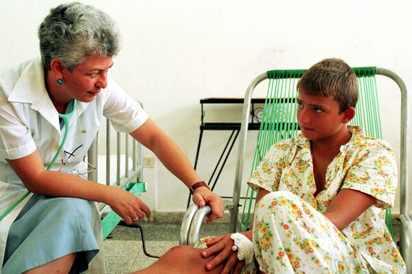 Programa de asistencia a los &#x27;niños de Chernóbil&#x27; en Cuba en 1999 - Sputnik Mundo